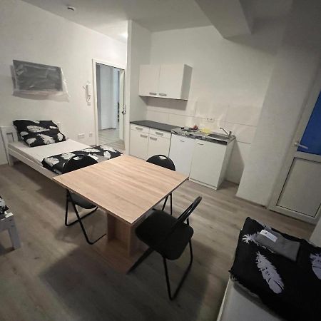 Top Monteurzimmer Duisburg Exteriör bild
