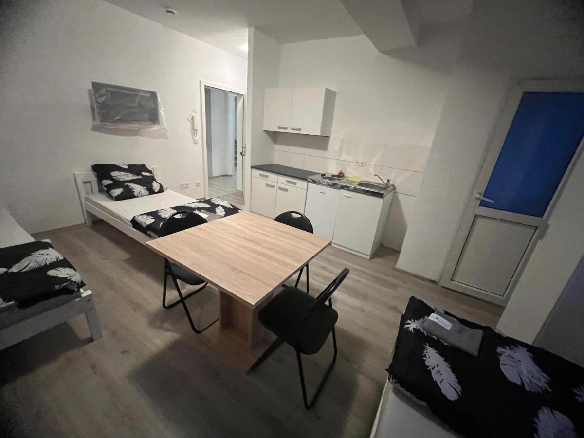 Top Monteurzimmer Duisburg Exteriör bild